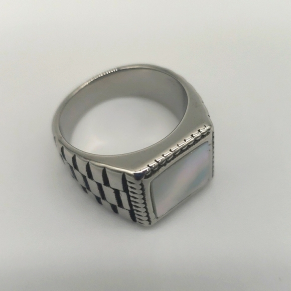 932- Mother Of Pearl Handmade Men's Ring Size 10 1/2 NWT - Picture 1 of 8